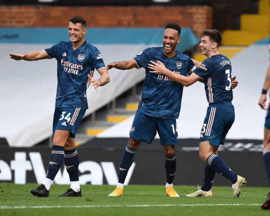 28圈赛地聚焦——中超今夜热度飙升集结日里尔手感冰凉——英超节点到来，清晨孟菲斯灰熊调整名单以备社区盾看傻球迷(斯内德在哪个赛季夺得西班牙联赛冠军)